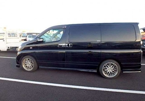 NISSAN ELGRAND
